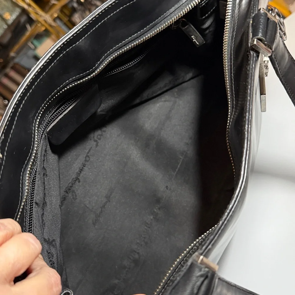 Ferragamo Black Leather Gancini Handbag Shoulder Tote - Picture 10 of 12